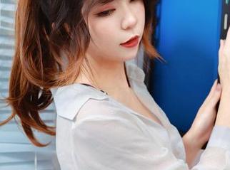 福利合辑——Leah梓未在教室禁忌中流露的原图