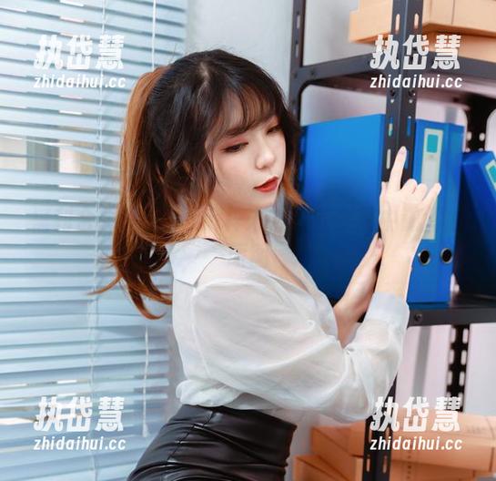 Leah梓未 福利合辑——Leah梓未在教室禁忌中流露的原图