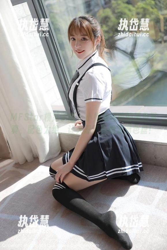 MFStar模范学院-小奶瓶呜呜 MFStar模范学院 - 小奶瓶呜呜的黑色写真,配色太绝,让人忍不住想要调色盘!