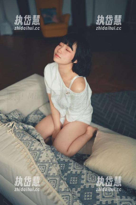 更新！Mimmi(밈미)的办公室：工作状态不影响我的美丽！