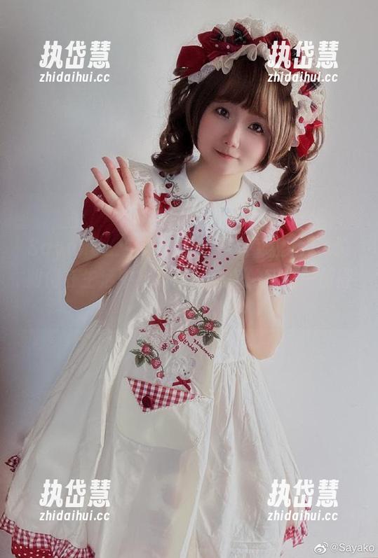 Sayako＿今年4岁的凑阿库娅全集，论如何在生活中找到一些莫名的欢愉…值得一翻吗？