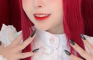 Sayo Momo的女仆写真:图片能否弥补这份角色扮演的直接性呢?