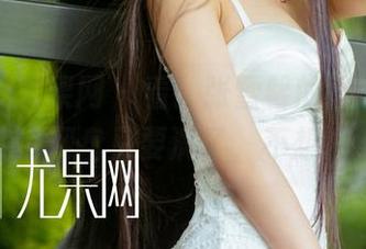 UGirls尤果网 – 看！张雪馨的JK写真，我的网盘又要满了，不想删！