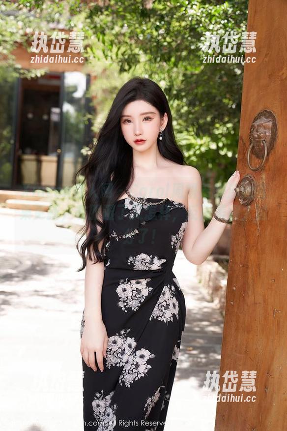 Xiuren秀人网-Carol周妍希 Xiuren秀人网 - Carol周妍希的海边图集更新,衣服湿了又怎样,反正美得太过分了!