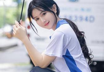 Xiuren秀人网 – 小泡芙winna的秘书精选合集，不小心成为壁纸女神了吧！