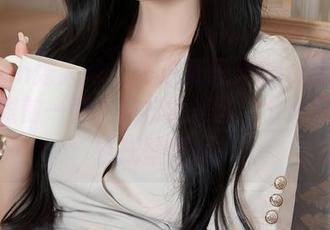 Xiuren秀人网 – 一进张思允Nice的办公室，眼前一亮，这样的美图，分分钟就想转成壁纸啊！