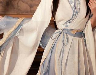 Xiuren秀人网 – 别光顾着看！最新图册中的徐安冉miki女友，仿佛一路漏风。