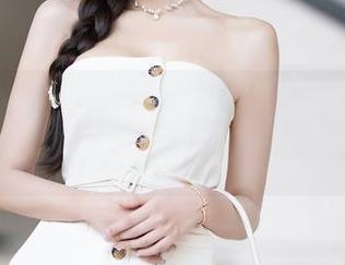 Xiuren秀人网 – 筱慧cindy“夏天”图包：那种热得流汗的粉色回忆