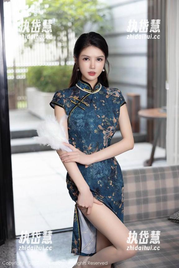 Xiuren秀人网 - 职业装不只是统一，原图中董媛媛Janel挑了个小心机，太妙了！