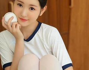 YouMi尤蜜荟 – 高跟鞋大挑战：井上雪樱图集里的优雅与滑稽