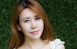 YouWu尤物馆 – 看了Cris_卓娅祺的丝袜套图，脑海里不自觉冒出个“这发光的小腿真不错”
