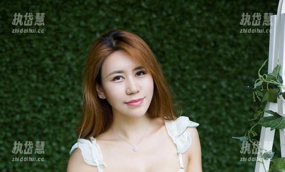 YouWu尤物馆 - 看了Cris_卓娅祺的丝袜套图，脑海里不自觉冒出个“这发光的小腿真不错”