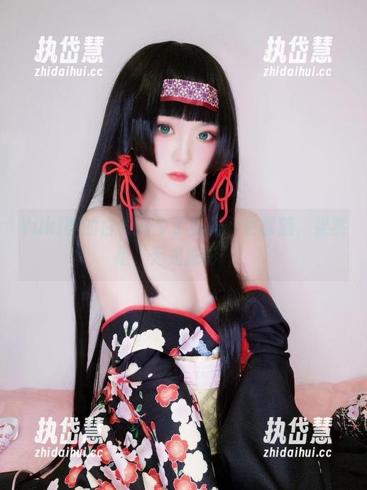 Yuki亭的白衬衫少了圣光，更邪魅，果然是“无光成影”！