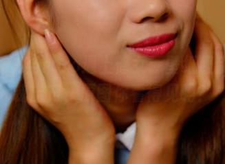pans – 当roro遇上修女：壁纸级别的灵魂出窍，原图你看得见吗？