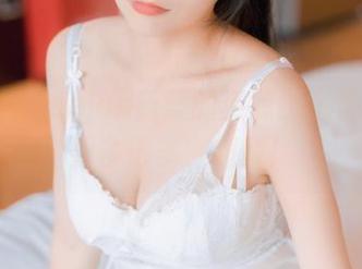 说实话，usejan蓝蓝的资源比温柔的色调要多得多，超赞！
