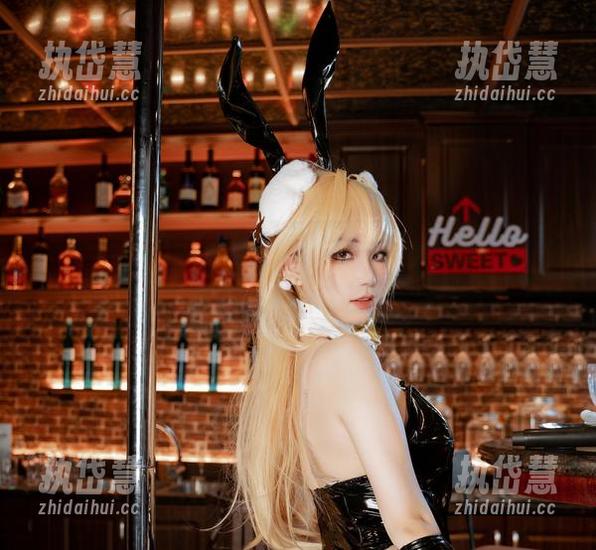 七七娜娜子的护士造型：每一张美图都在诉说着“对不起，我快崩溃了”的心声
