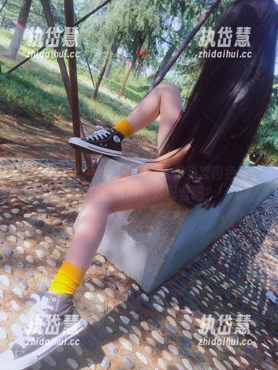 微密圈 - 丝月神私拍图集：你见过肉色筒袜和杏色高跟的绝妙配合吗？