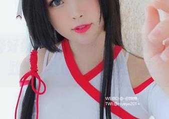 你烨烨好像把精灵放进了自己的套图，默默想，我也想藏在里面呢…