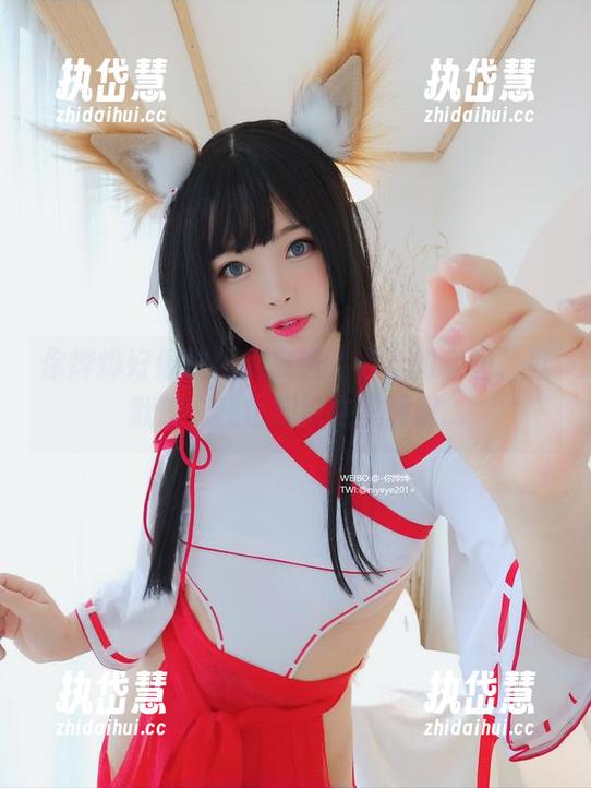 你烨烨好像把精灵放进了自己的套图，默默想，我也想藏在里面呢...