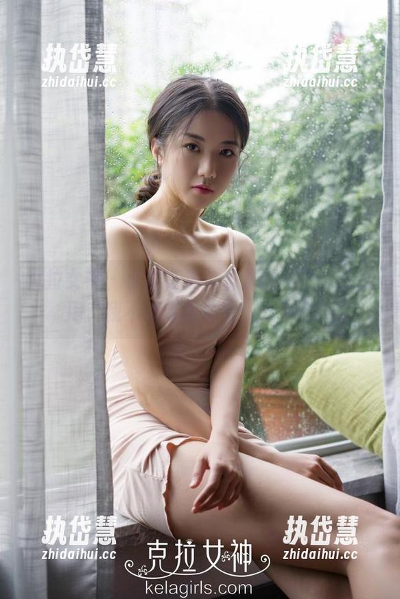 克拉女神 - 小鹿在连体衣里的样子，只能用“我不该老是偷看”来形容！