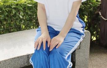 小众视觉 – 让人捧腹的小薯条：双马尾图册里的每一页都是快乐！