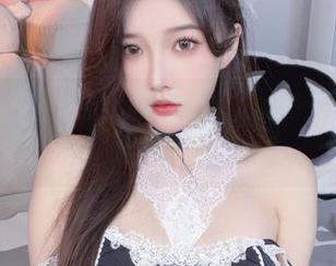 小小奶瓶儿：学姐写真合集，每一张都在挑战我的眼球！