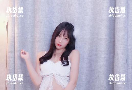 每次更新都纠结，是喜欢吊带还是小小奶瓶儿自己？看来都是了…