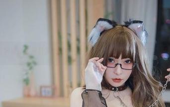 小泉学姐吖《涞觅》的定制图片，一边看一边不小心忘了时间。