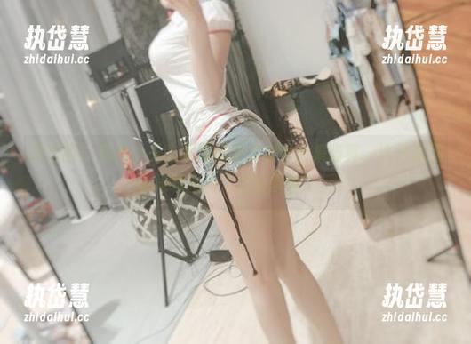 小玉吃果冻 微密圈 - 别把小玉吃果冻的男友视觉合集当真,这只是我为她提供的“美丽承包”。