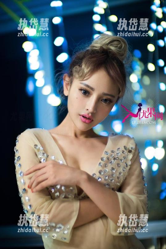 尤果网 - COCO最新写真正在进行中，JK风带来一波骚气！