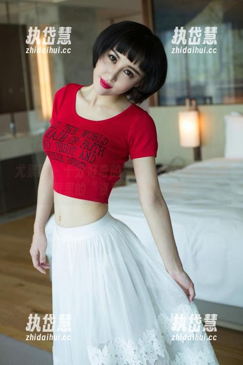 尤果网 - 十分好奇的棉袜：张小西Ann原图里的“资源”不可小觑！