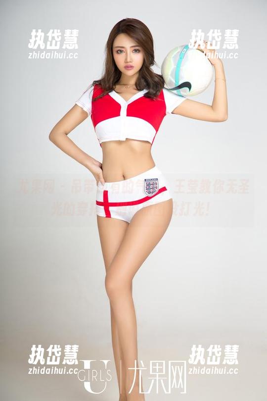 尤果网-王莹 尤果网 - 吊带该有的气质,王莹教你无圣光的穿搭,别说原图没打光!