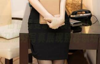 尤蜜荟 – 情侣装变职业装：奶瓶土肥圆矮挫丑黑穷写真展现别样职场！