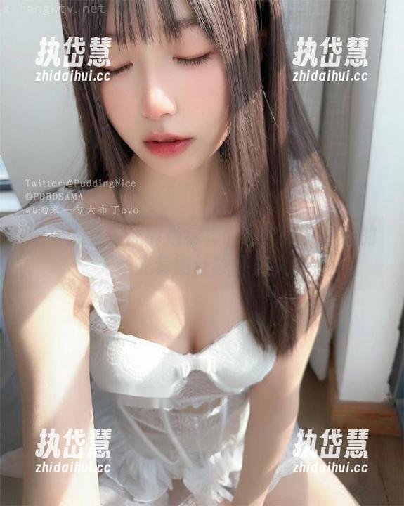 正常人穿牛仔裤是这样的吗？布丁大法的无圣光套图让我怀疑人生