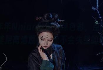 为了年年Nnian的那一抹色彩，点开这组比基尼高清原图，你不会失望的吧？