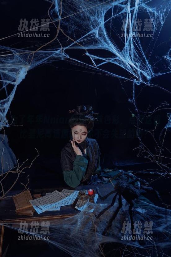 为了年年Nnian的那一抹色彩，点开这组比基尼高清原图，你不会失望的吧？