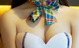 推女郎 – Yu佳妮在线分享的校服照片，怎么看着都有种‘出门忘拿书包’的生懑