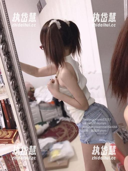 这组高清写真上，“摇摇乐yoyo”姐姐可是最会卖萌的哦～