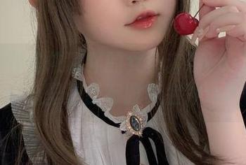 当你看到是依酱吖的女仆套装cos图集时，心里是否有股莫名冲动？