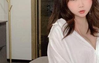 风中的是依酱呀，天使写真配高山流水，资源自是风流！