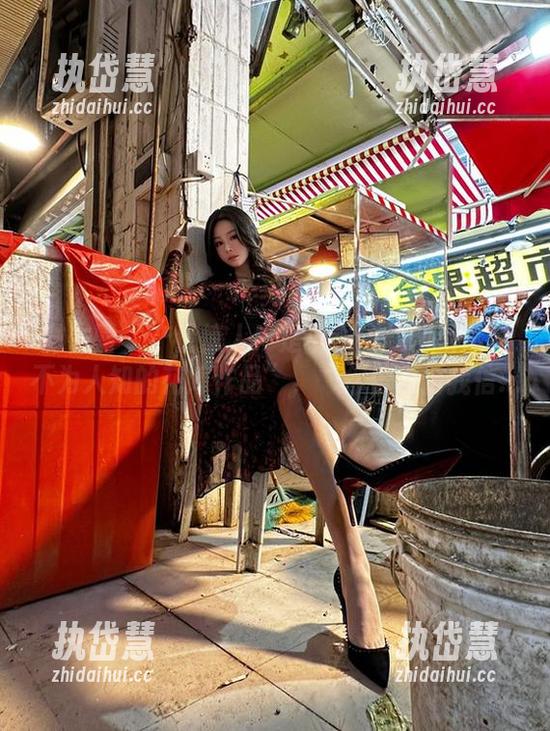 是小逗逗 微密圈 - 产量惊人!是小逗逗的网盘藏着不为人知的花嫁作品”,“你信不信我信...