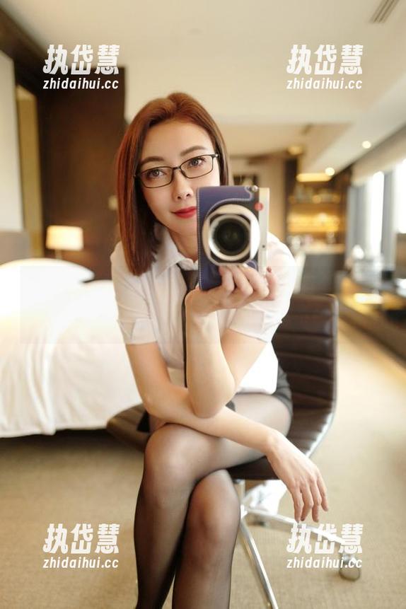 果儿Victoria 微密圈 - 看果儿Victoria半腿肉丝的图片时,能控制欲望吗?我可就不确定了