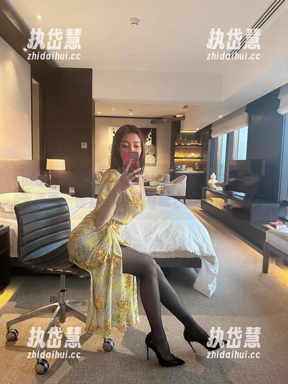 微密圈 - 图包里的果儿Victoria不只浮于表面，蕾丝内内还有配合的心情分享！