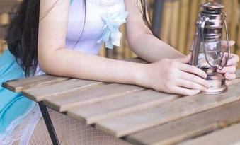 果团网 – 夏天的另一种开启方式！看周妍希的无圣光原图，真实到让人想找个角落自测一下…