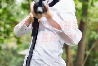 果团网 – 被爱丽莎LISA的吊带迷住？别担心，直接下载！