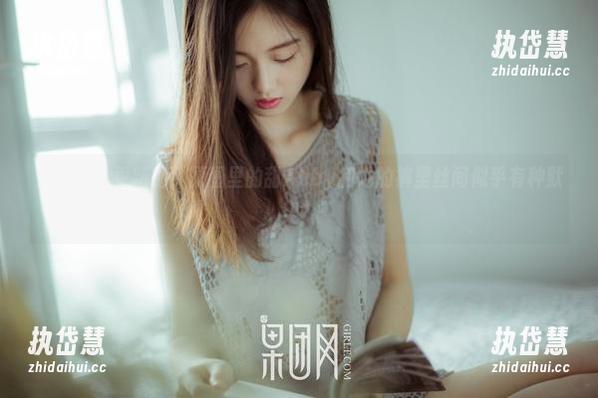 果团网-甜Abby 果团网 - 更新啦!原图里的甜Abby和她的裤里丝间似乎有种默契?