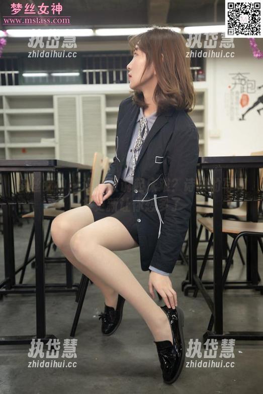 梦丝女神 - 谁还敢说起床难？诗琪的写真集更新让你想多了