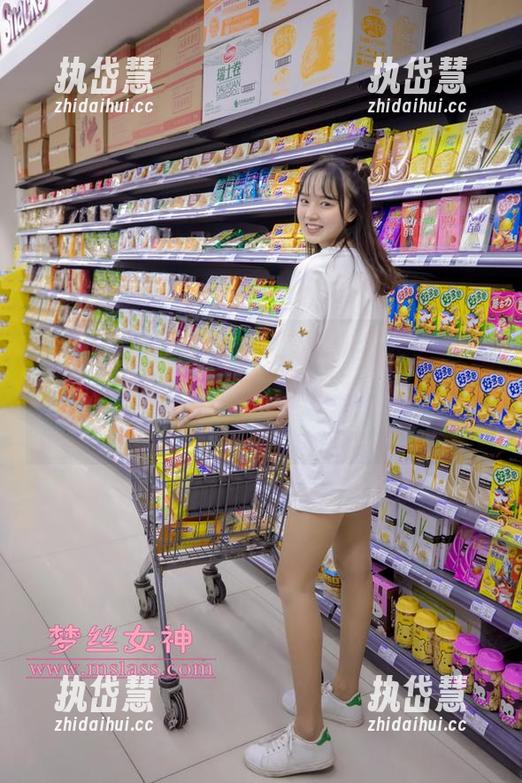 梦丝女神 - 试问，家里的黑袜能不能好好出镜？魏婷婷的写真原图表示：可以啊，够炫！