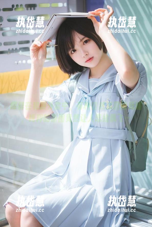 樱群在和服外套中，有种自然流露的妩媚，纯粹的原图竟然让人思绪飘飞…