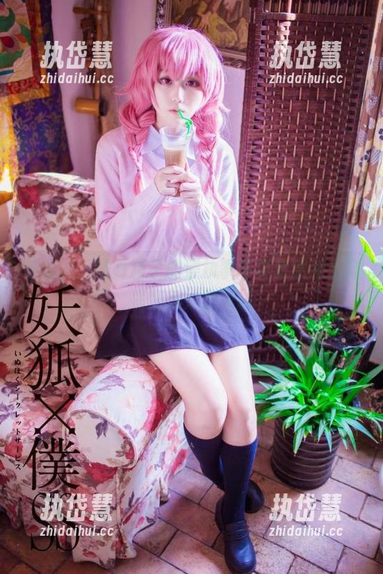 别纠结，浅野菌子的黑执事写真竟然和蓝猫搭配得如此随意